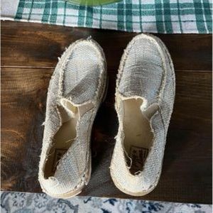 Women’s Casual Shoes
